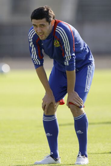 Yury Zhirkov attends open training session