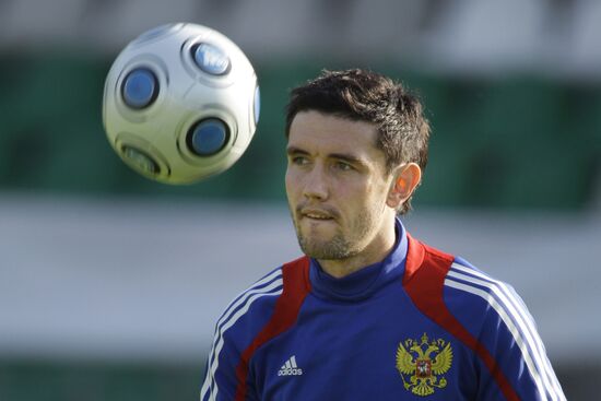 Yury Zhirkov attends open training session