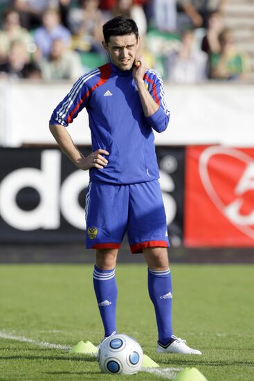 Yury Zhirkov attends open training session