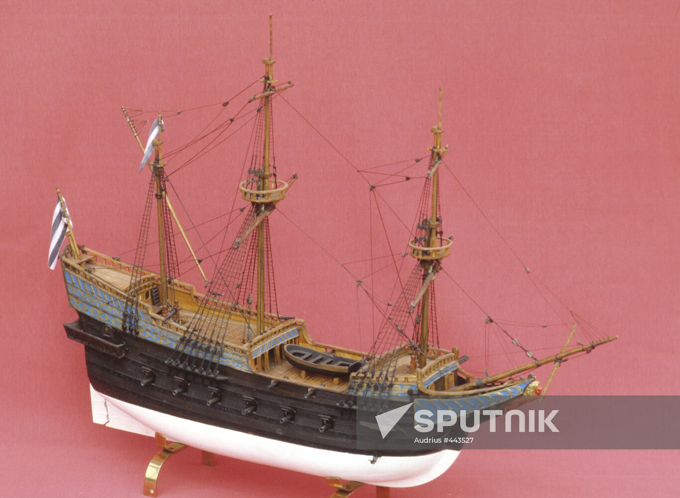 Model of Roter Lowe boat