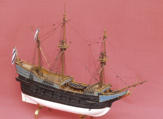 Model of Roter Lowe boat