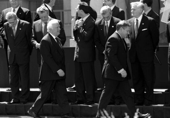 Georgian President Eduard Shevardnadze visits Strasbourg