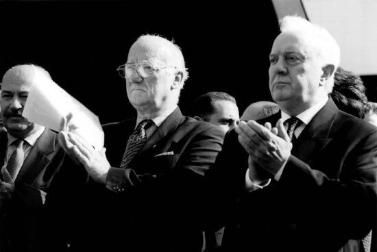 Georgian President Eduard Shevardnadze visits Strasbourg