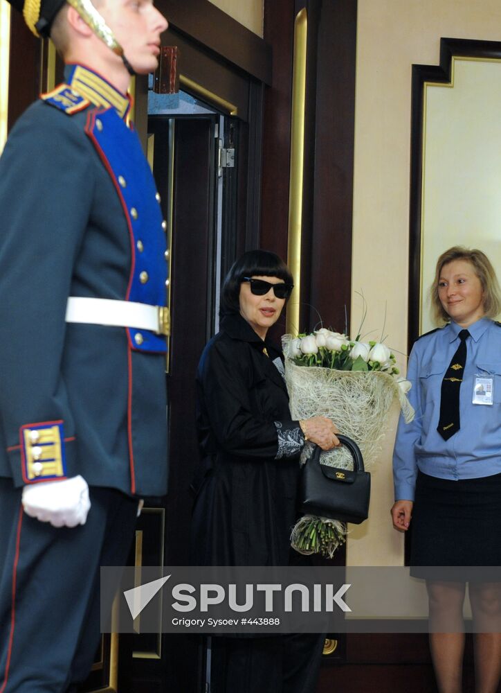 Mireille Mathieu visits Moscow