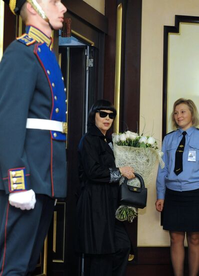 Mireille Mathieu visits Moscow