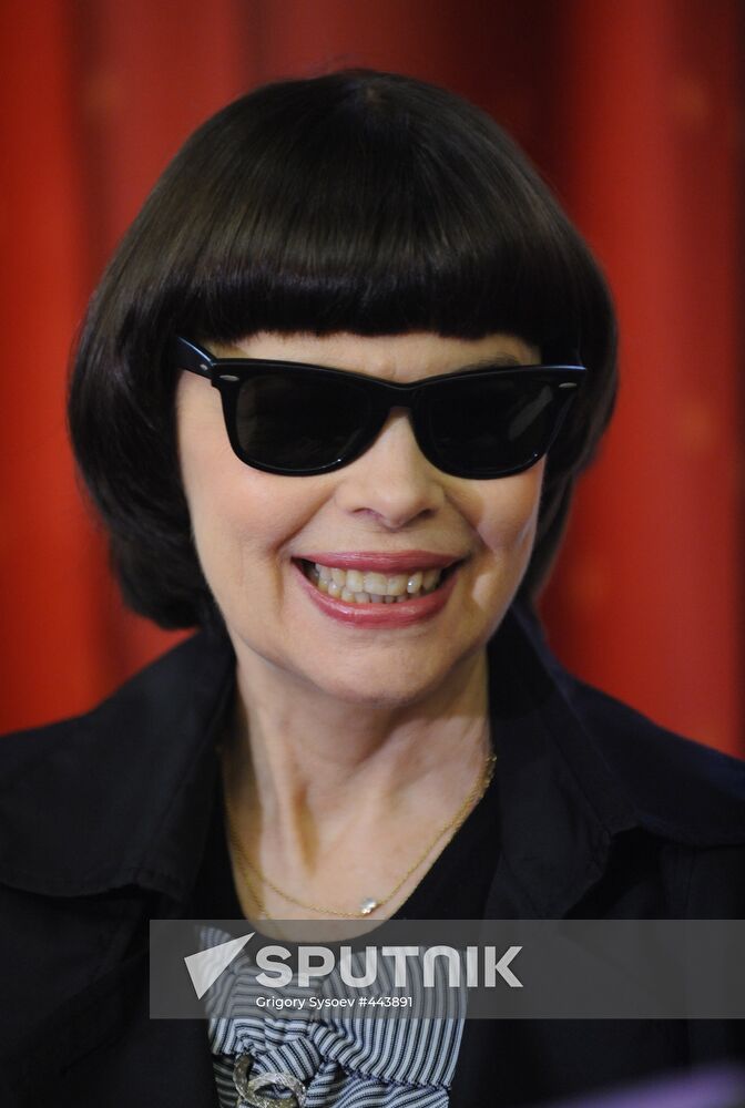 Mireille Mathieu visits Moscow