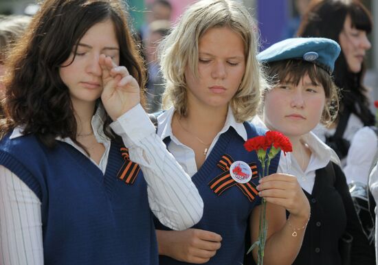 Memorial rally on terror attack site in Moscow