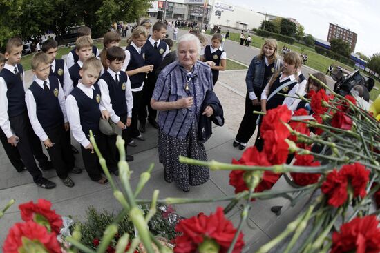 Memorial vigil for Dubrovka terrorist attack victims
