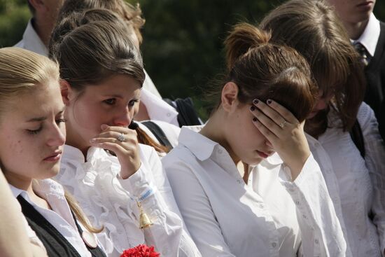 Memorial vigil for Dubrovka terrorist attack victims