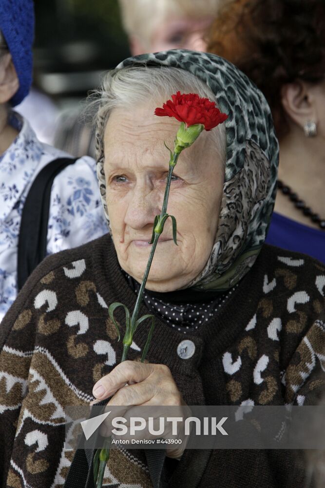 Memorial vigil for Dubrovka terrorist attack victims