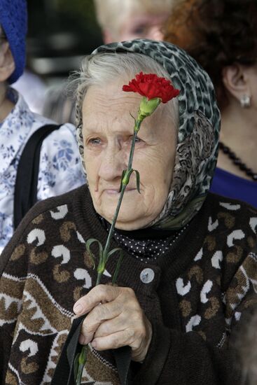 Memorial vigil for Dubrovka terrorist attack victims