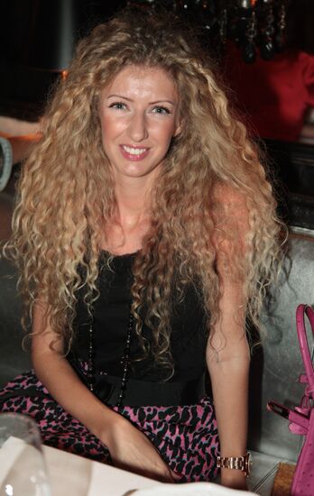 Singer Izolda Ishkhanishvili