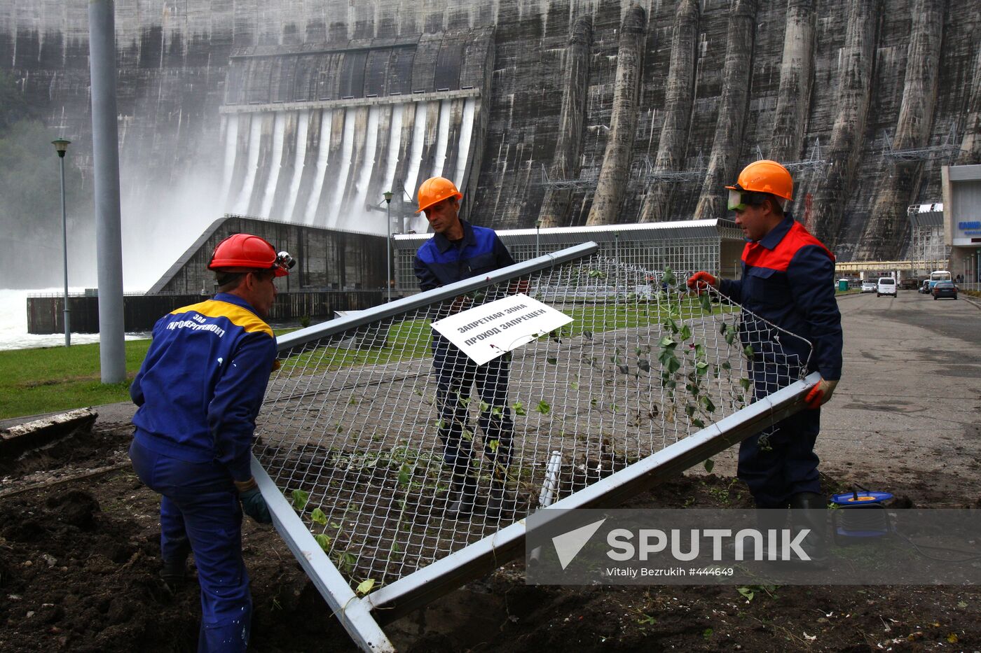 Clean-up operations at the Sayano-Shushenskaya hydropower plant