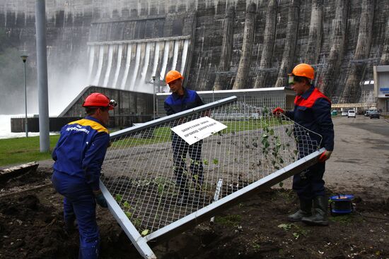 Clean-up operations at the Sayano-Shushenskaya hydropower plant