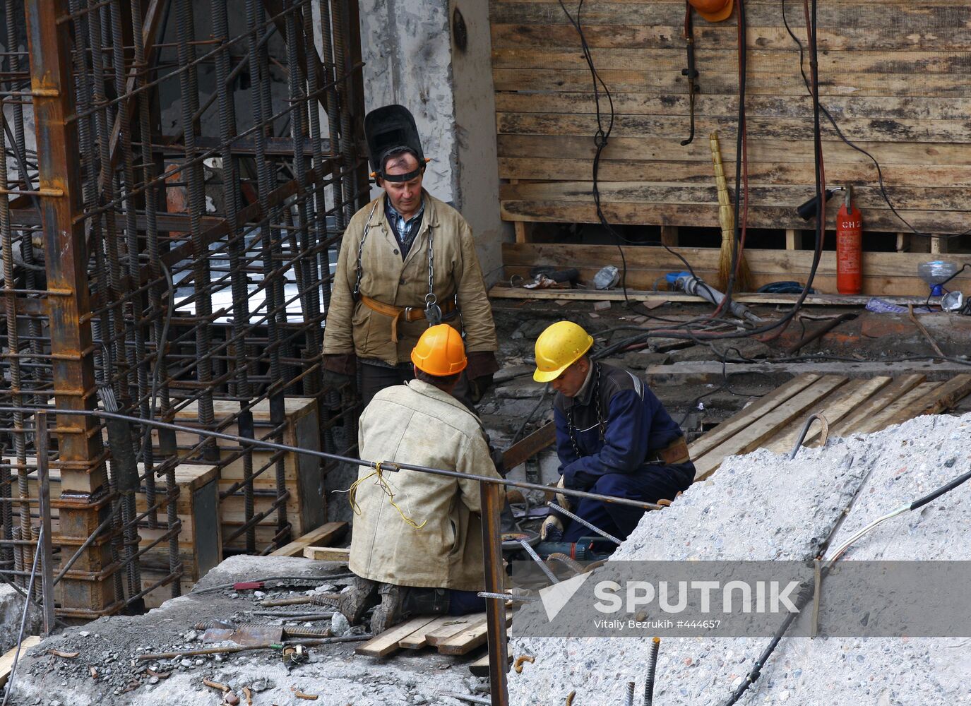 Clean-up operations at the Sayano-Shushenskaya hydropower plant