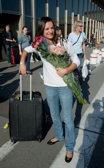 Yelena Isinbayeva arrives at Sheremetyevo-2 airport