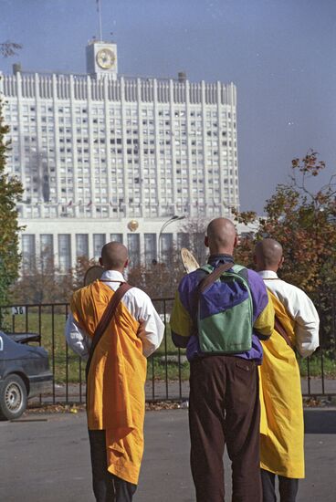 Buddhist monks pray for cease of conflict