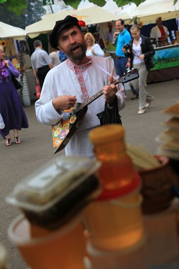 Honey fair in Tsaritsyno, Moscow