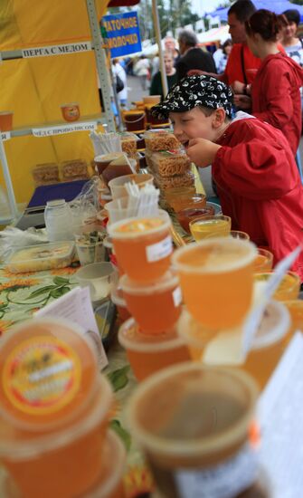 Honey fair in Tsaritsyno, Moscow