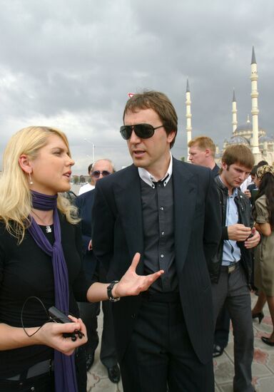 Ruslan Baisarov's news conference in downtown Grozny