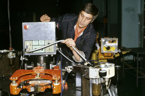 Gripper testing station