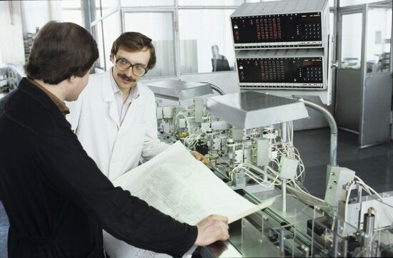 Adjusting automatic transfer line at watch plant