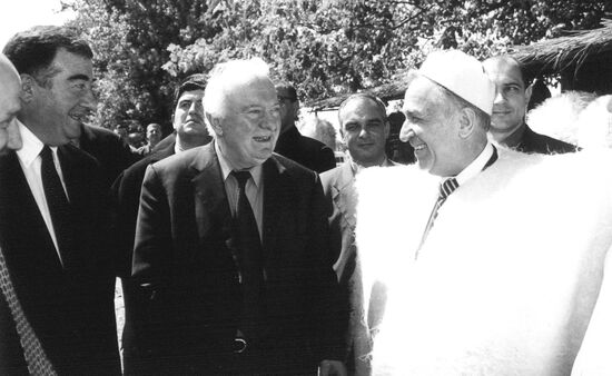 Romanian President Ion Iliescu visits Georgia