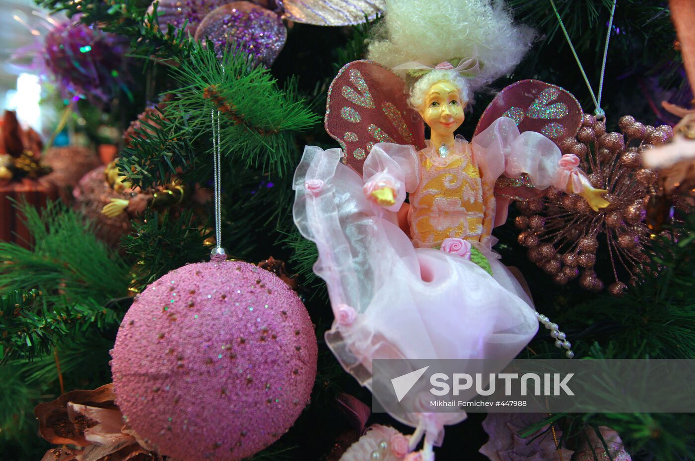 "Christmas time/100 Days till New Year" fair in Artist House