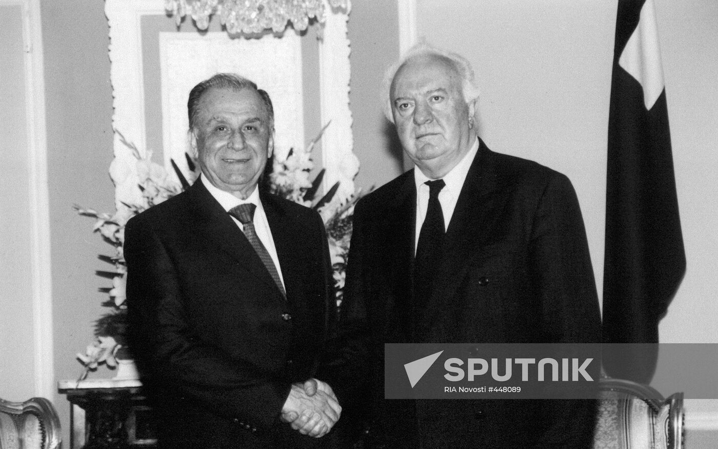 Romanian President Ion Iliescu visits Georgia