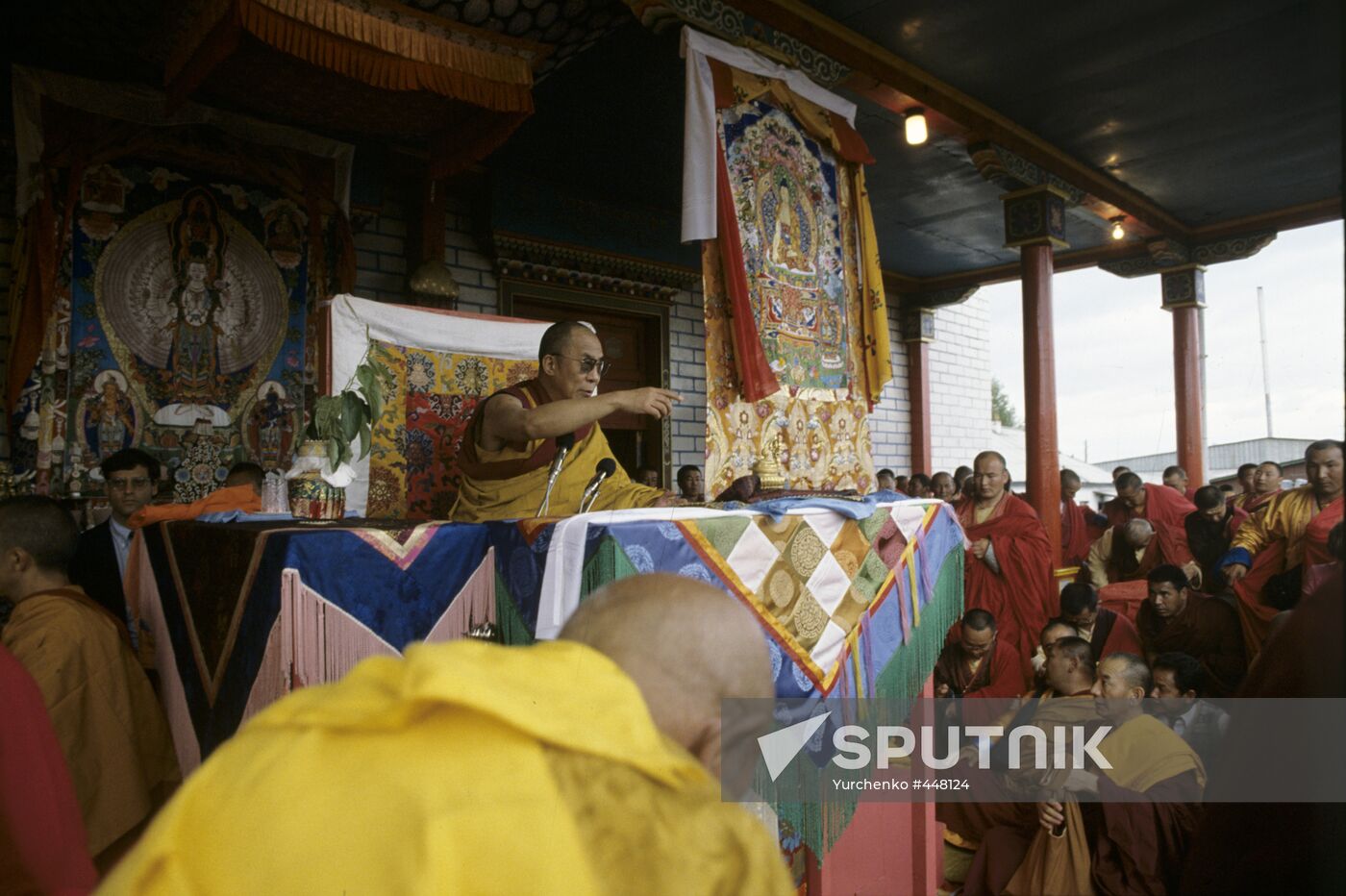 Dalai Lama XIV conducts holiday service