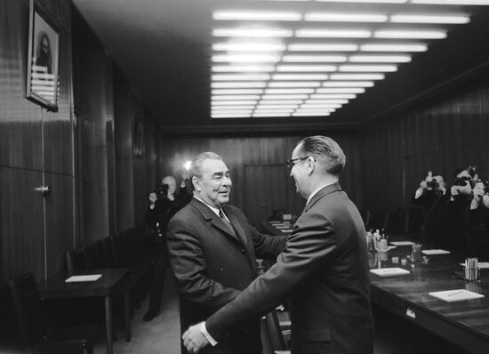 Leonid Brezhnev and Osvaldo Dorticós Torrado