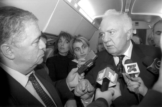 Georgian President Eduard Shevardnadze visits Armenia