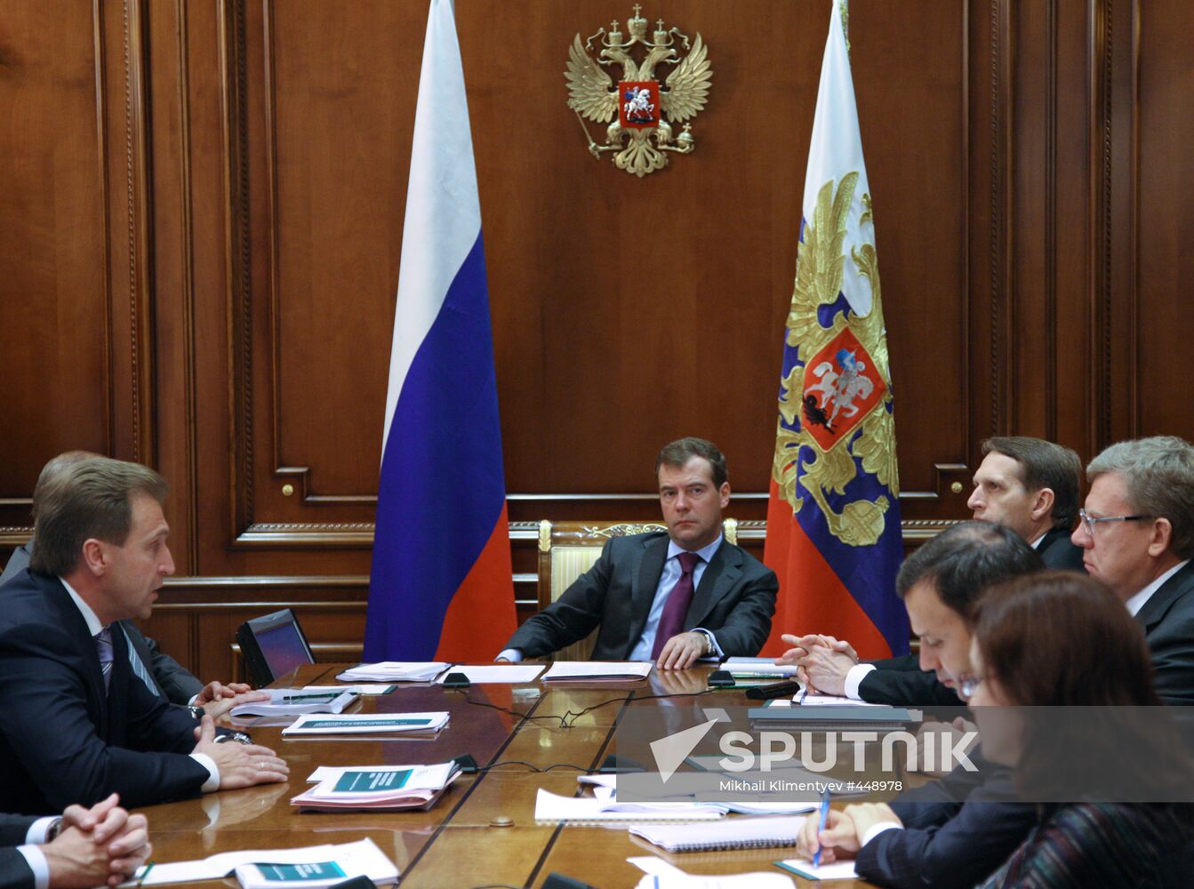 President Dmitry Medvedev chairs meeting of economic issues