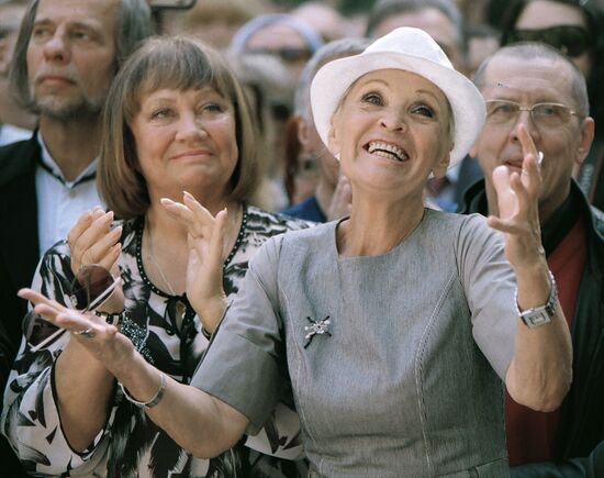Larisa Luzgina, Svetlana Svetlichnaya and Valery Zolotukhin