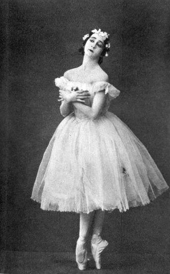 Ballet dancer Anna Pavlova