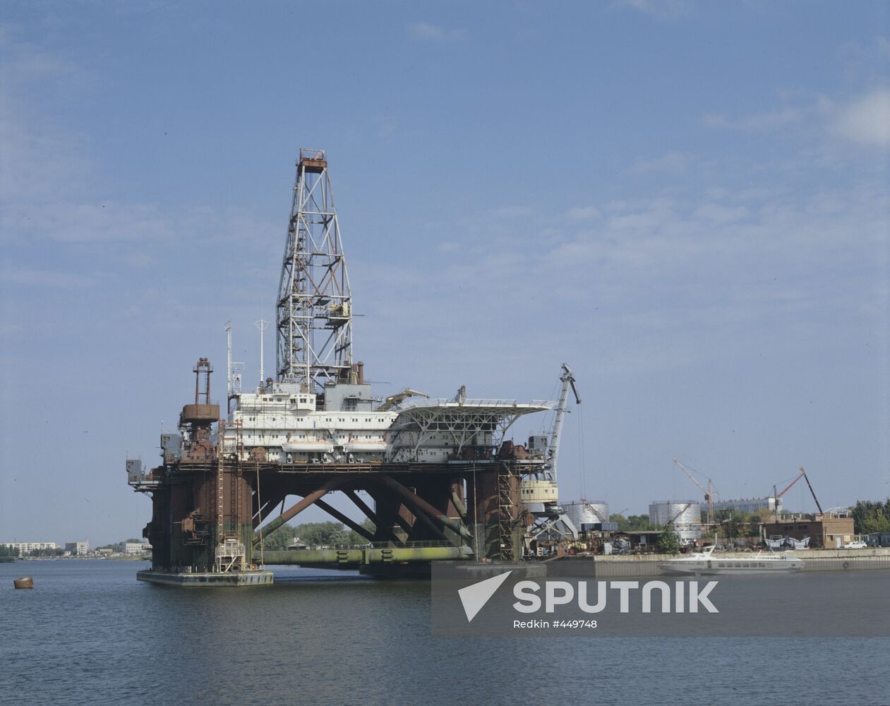 Floating drill rig "Shelf"