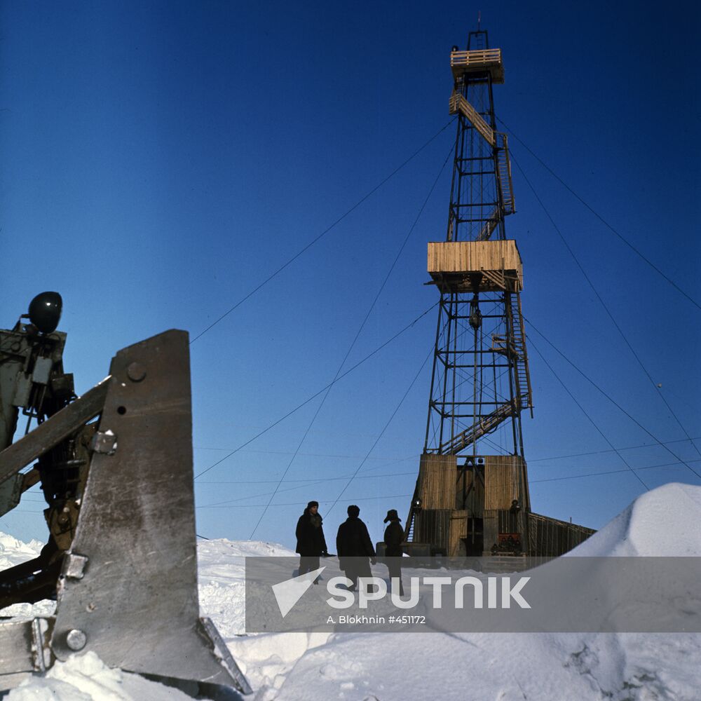 Oil well drilling in tundra