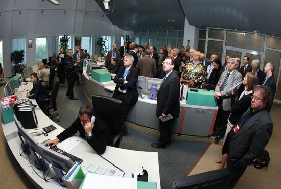 Valdai Club participants visшt Gazprom control room