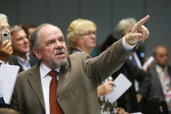 Valdai Club participants visшt Gazprom control room