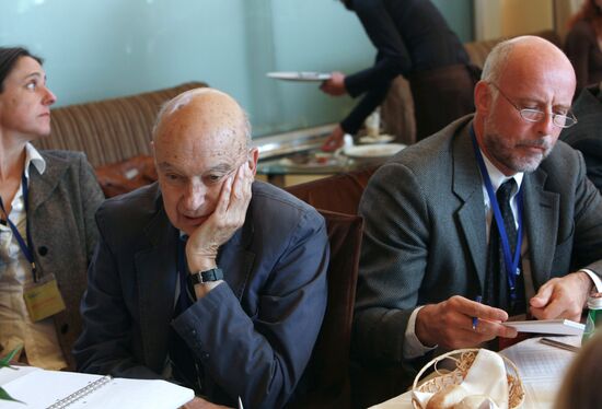 Hans-Joachim Spanger and Marshall Goldman