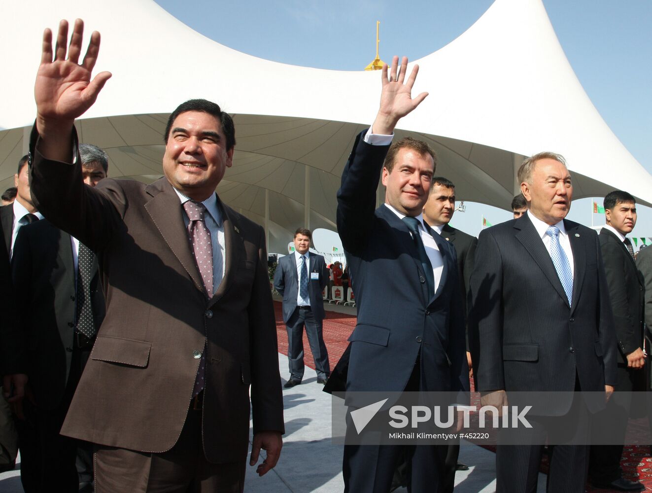 Russian President Dmitry Medvedev pays visit to Turkmenistan