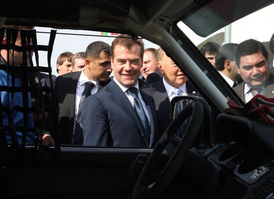 Russian President Dmitry Medvedev pays visit to Turkmenistan
