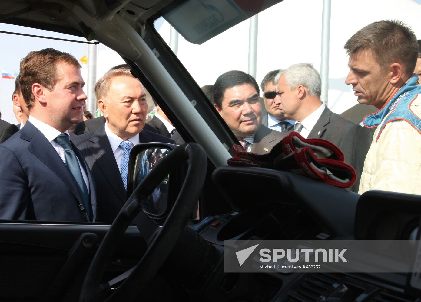 Russian President Dmitry Medvedev pays visit to Turkmenistan