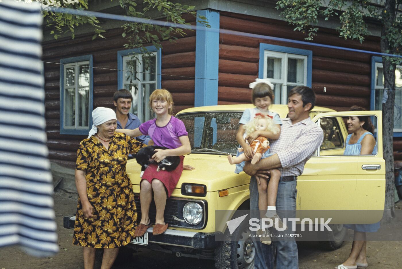 A family of beacon operators