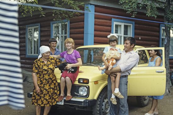 A family of beacon operators