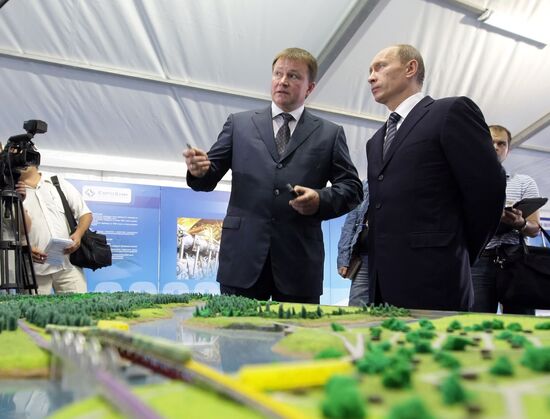 Vladimir Putin visits Novomoskovsk