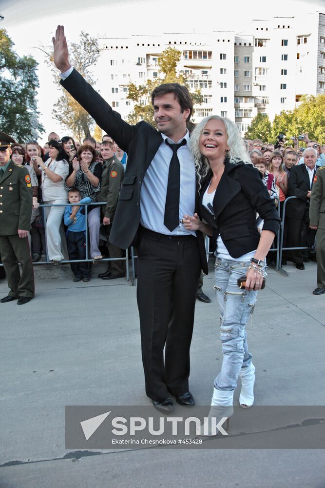 Sergei Astakhov and Yelena Korikova