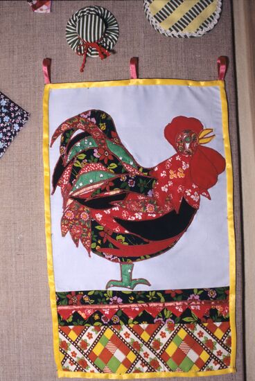 Cock applique