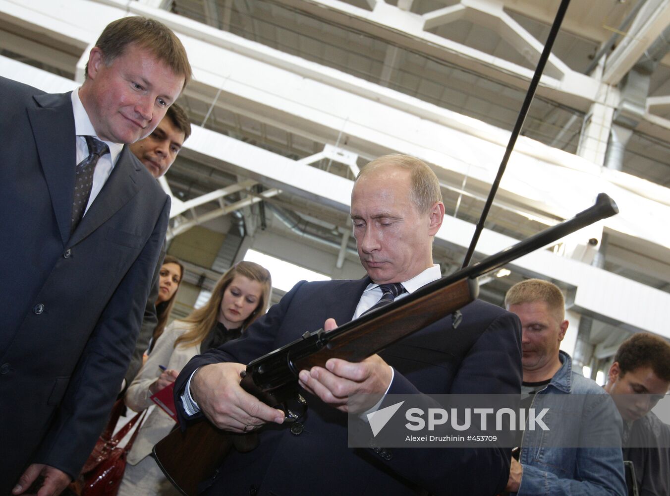 Vladimir Putin visits Tula KBP Instrument Design Bureau