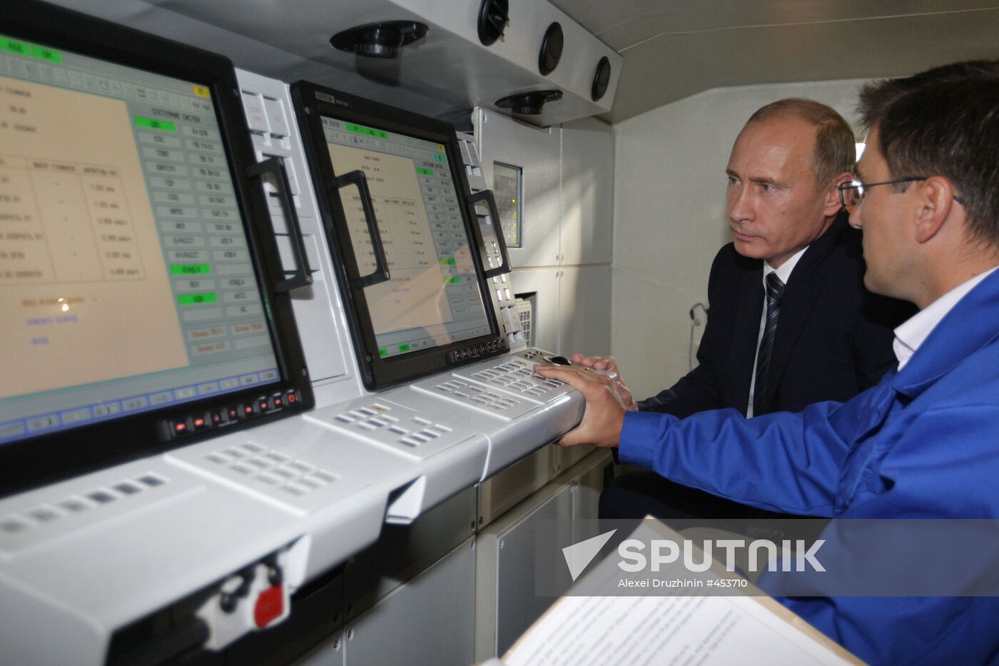 Vladimir Putin visits Tula KBP Instrument Design Bureau